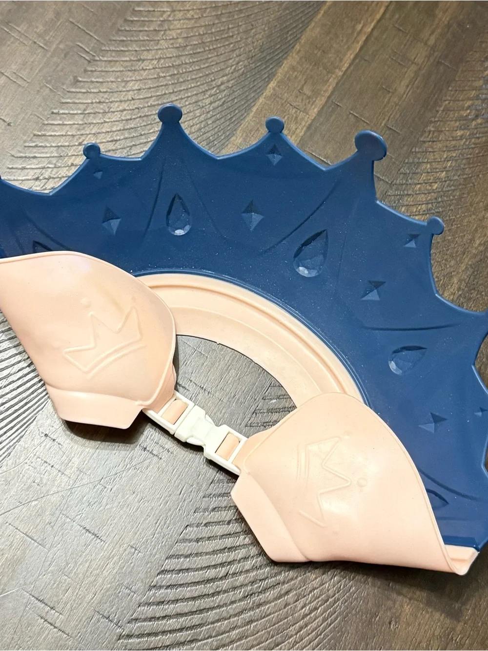 Decorative Blue Crown Accent - Home Accents